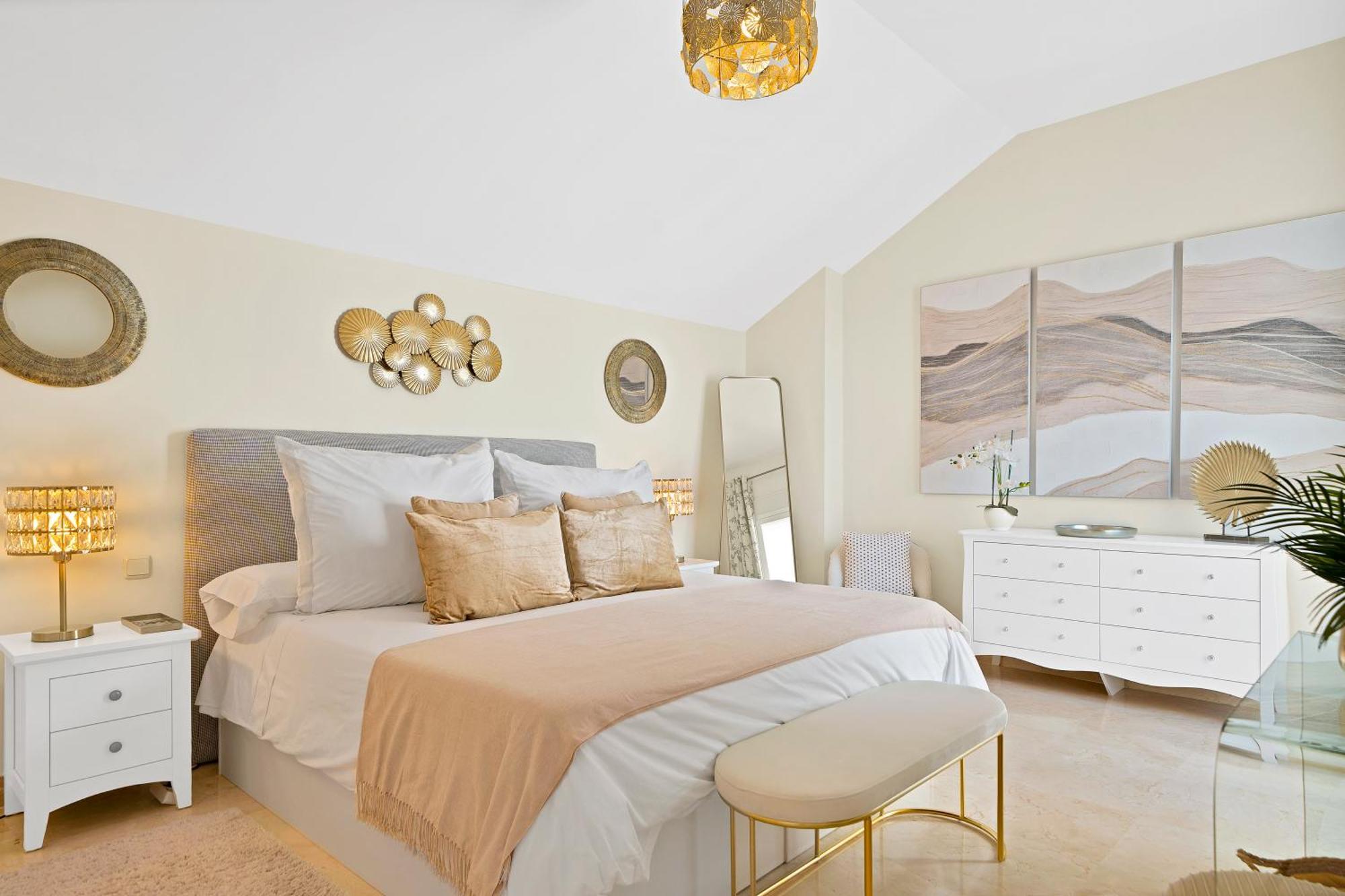 Apartment Luxury Penthouse With Sea Views In Golden Mile, Puente Area