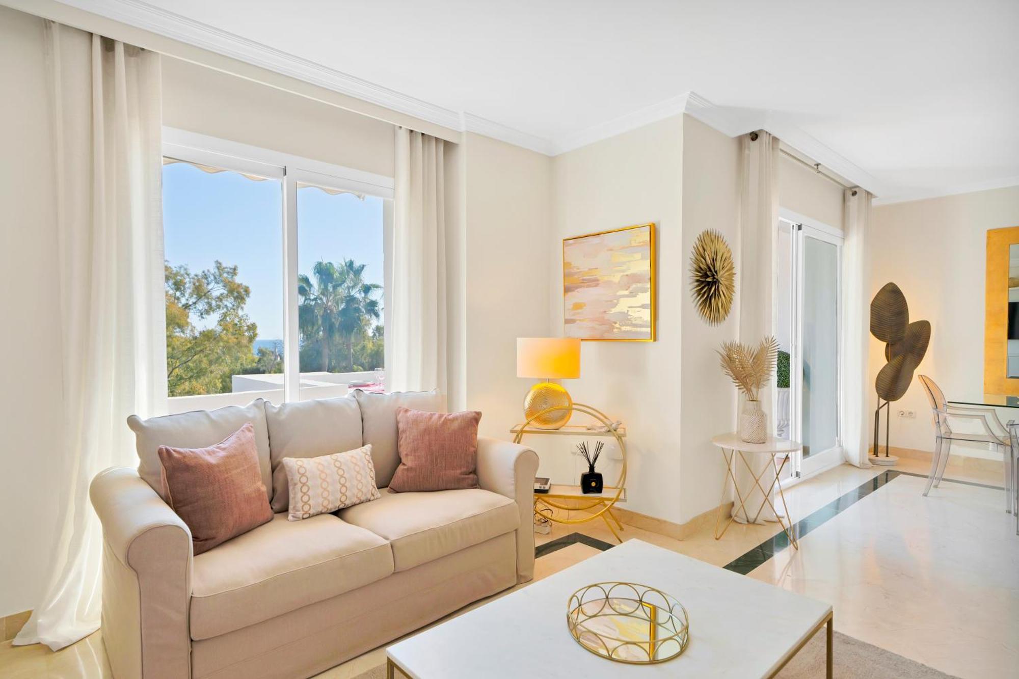 Luxury Penthouse With Sea Views In Golden Mile, Puente Area Apartment Marbella