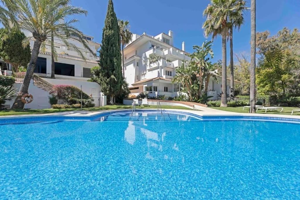 Luxury Penthouse With Sea Views In Golden Mile, Puente Area