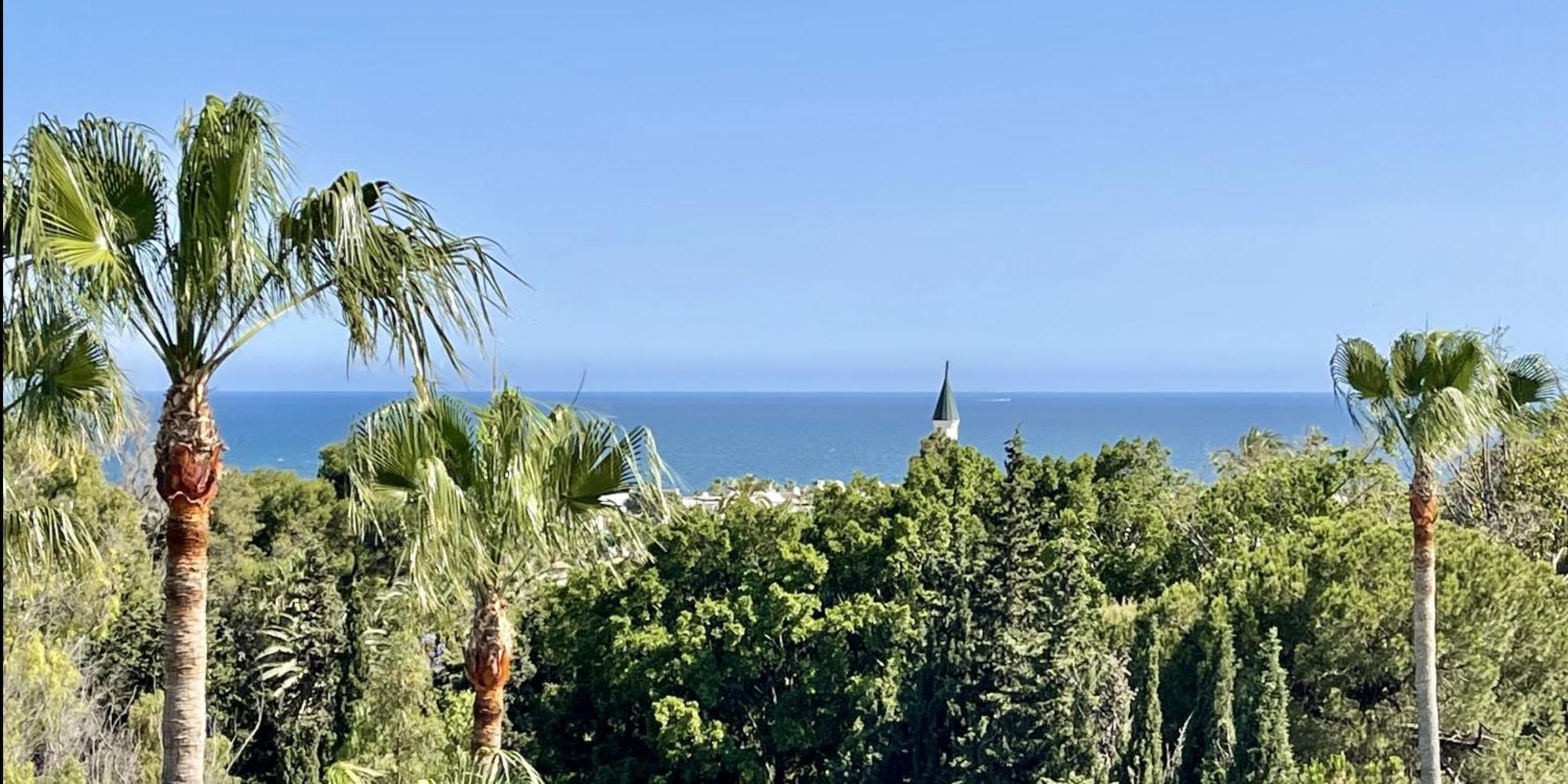 Luxury Penthouse With Sea Views In Golden Mile, Puente Area Apartment *